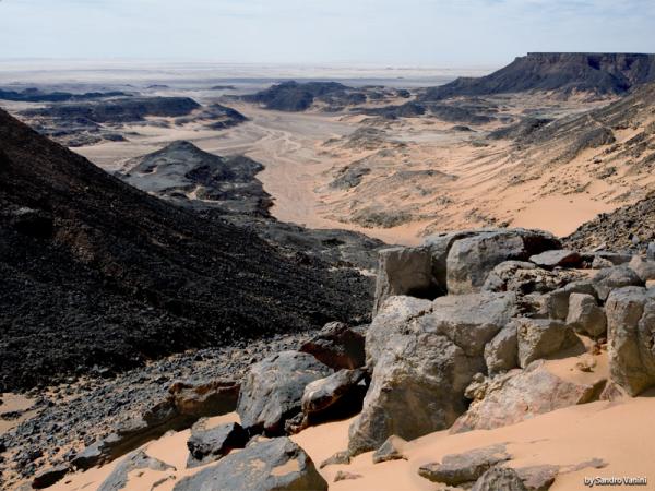 Deserto-Nero-oasi-di-bahariya-egitto (2)